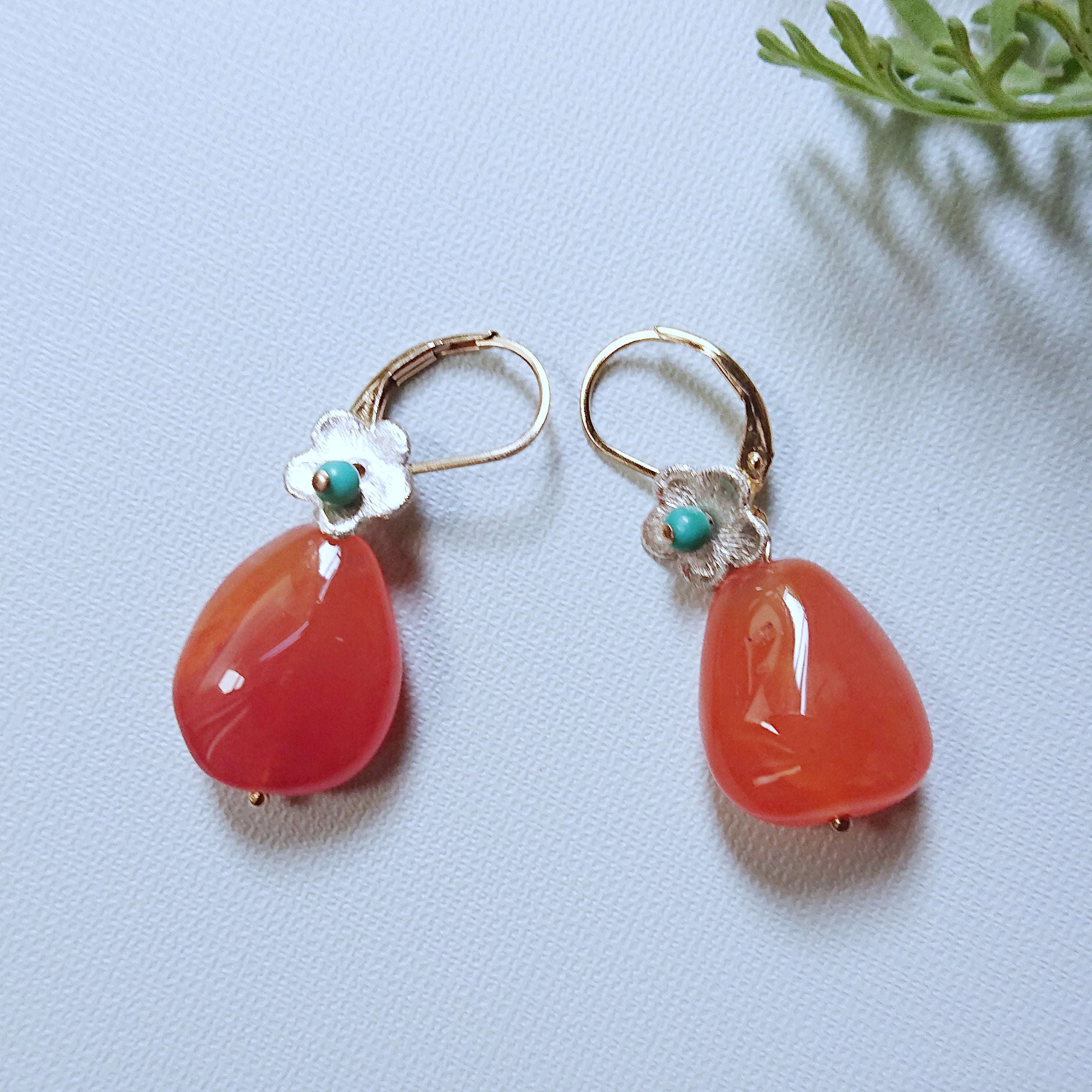 カルセドニーとターコイズのピアス Chalcedony Turquoise Earrings