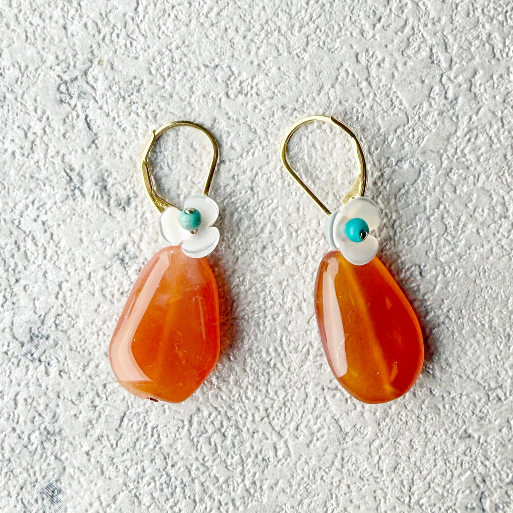 カルセドニーとターコイズのピアス　Chalcedony Turquoise Earrings