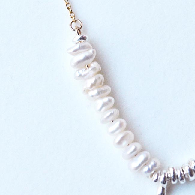 カレンシルバーとケシパールのネックレス