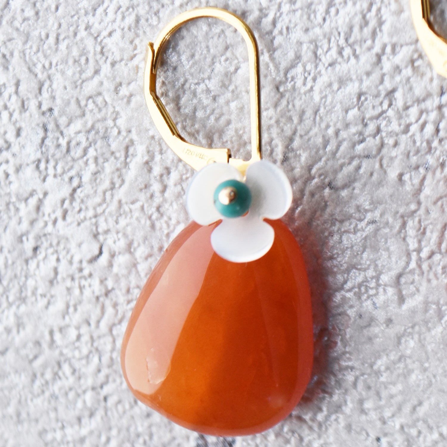 カルセドニーとターコイズのピアス　Chalcedony Turquoise Earrings