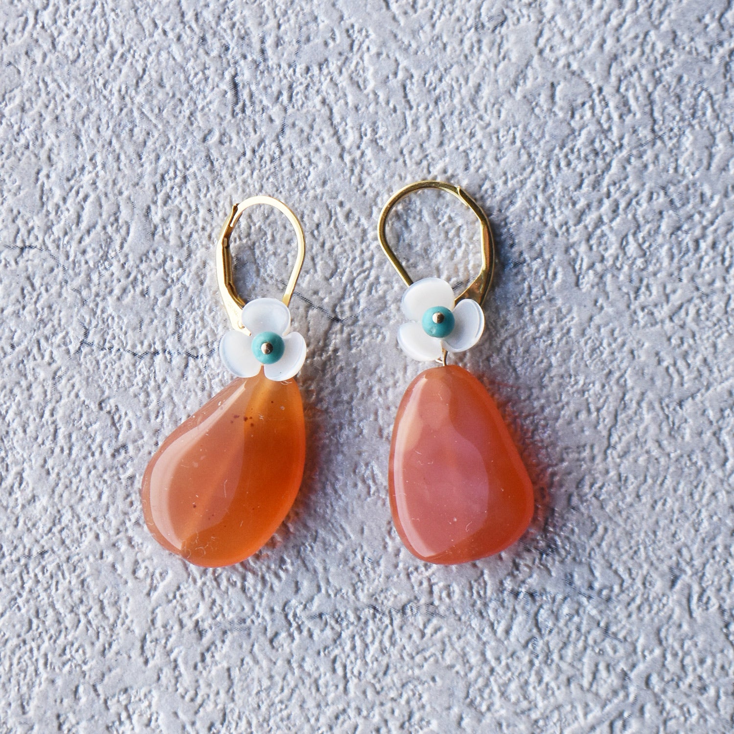 カルセドニーとターコイズのピアス　Chalcedony Turquoise Earrings